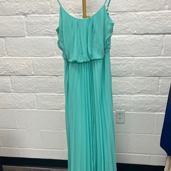 Bisou Bisou Dresses & Skirts - Bisou Bisou Aqua Pleated Top